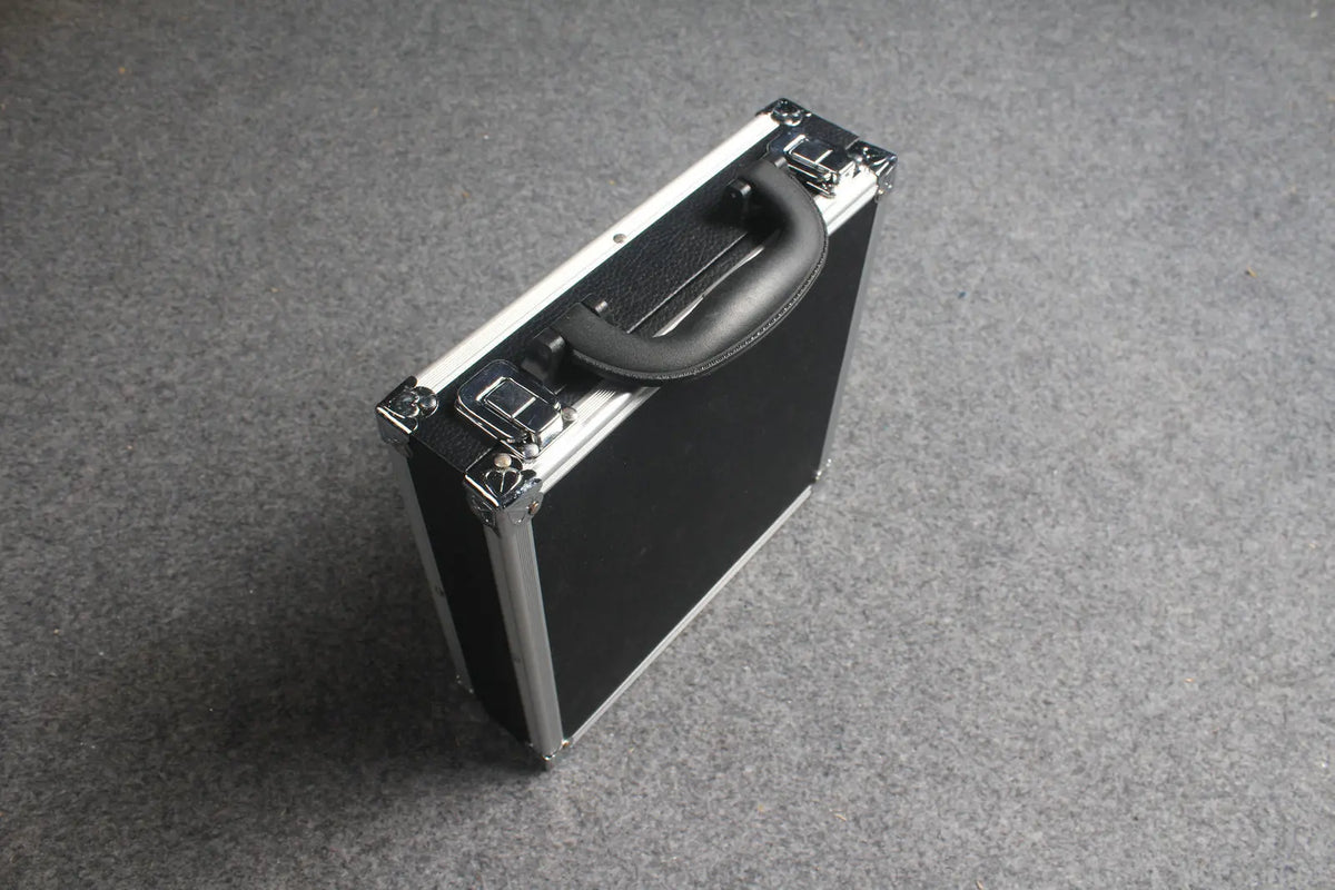 aluminum carrying billiard ball case for 2" english pool balls, holds 16 balls, black WOODS CUES