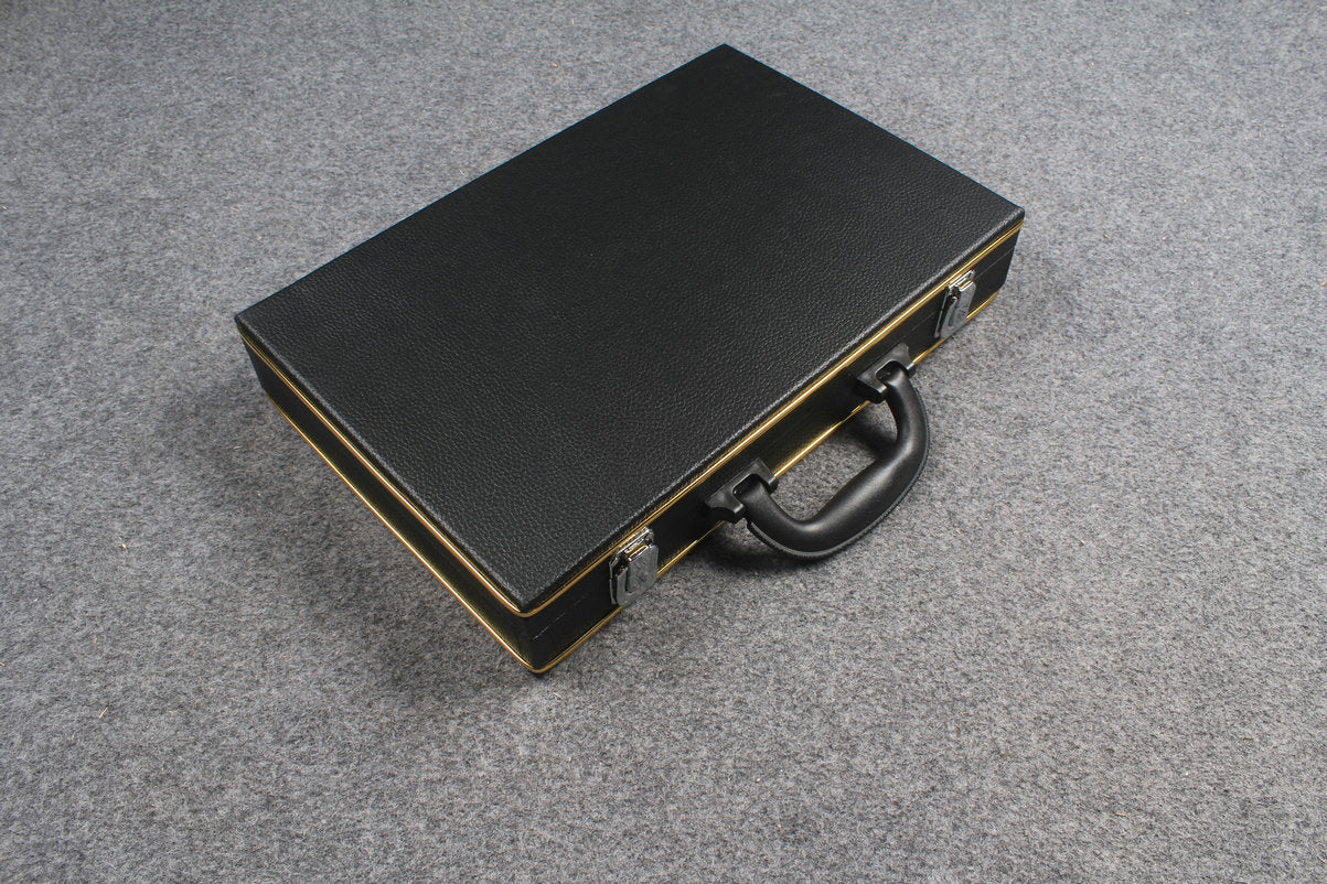 billiard ball set carrying case, black