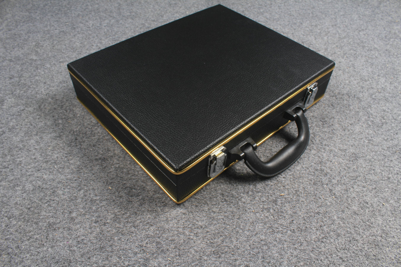 billiard ball set carrying case, black