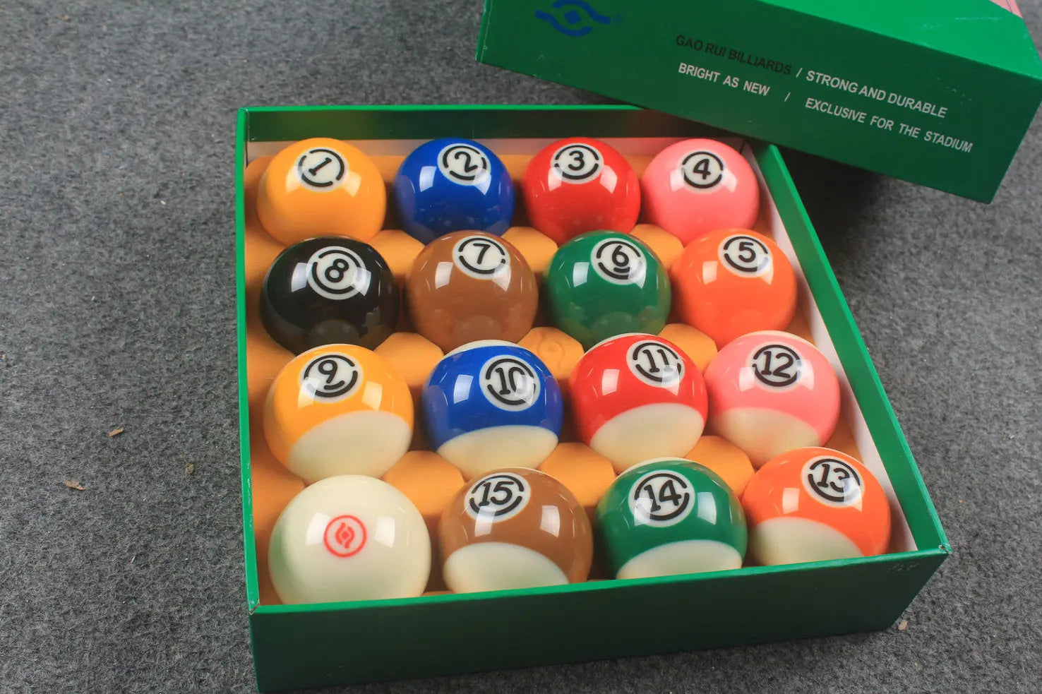 Professional Pool Balls/Billiard Balls Set WOODS CUES