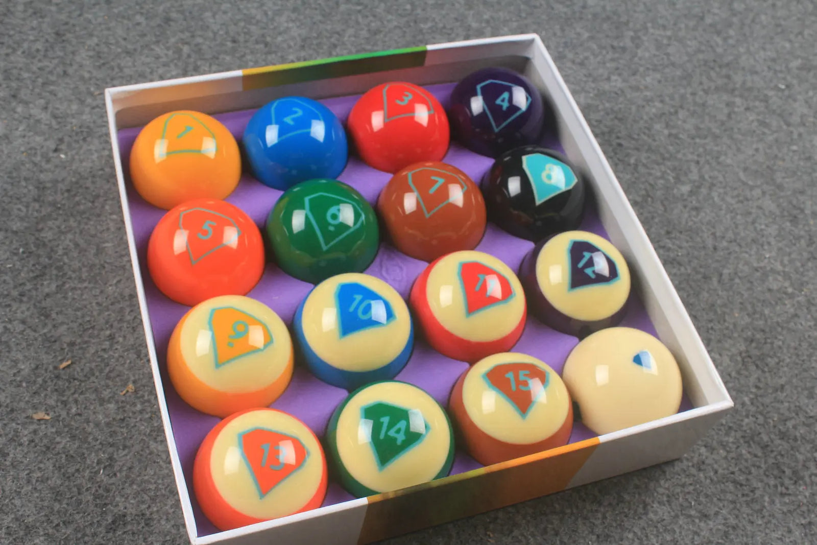 Professional Pool Balls/Billiard Balls Set WOODS CUES