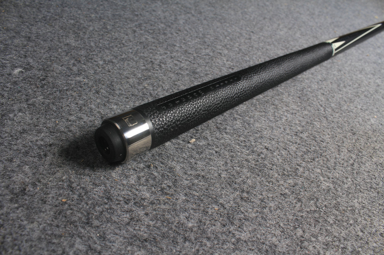 Carbon shaft billiards cue pool cue stick