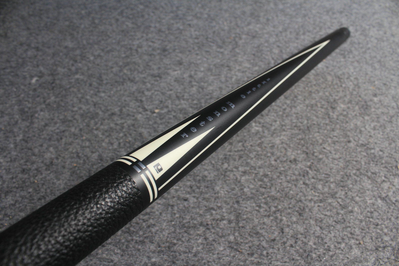 Carbon shaft billiards cue pool cue stick