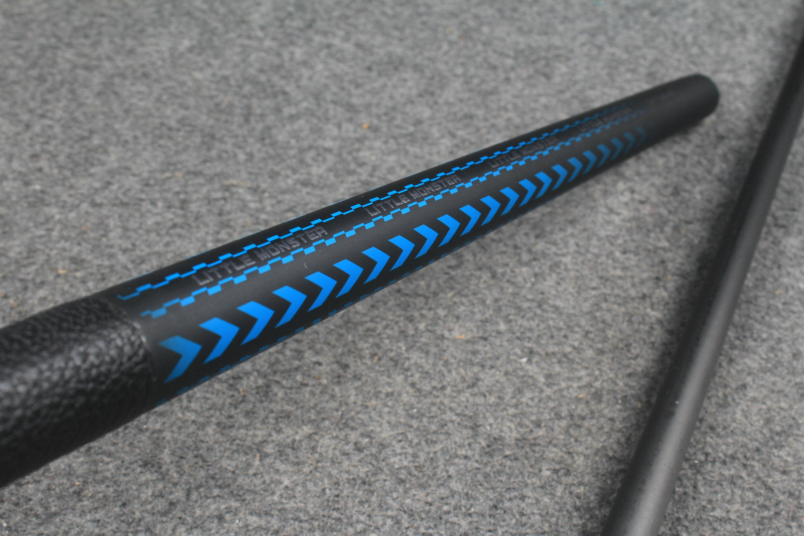 Carbon shaft billiards cue pool cue stick formula series
