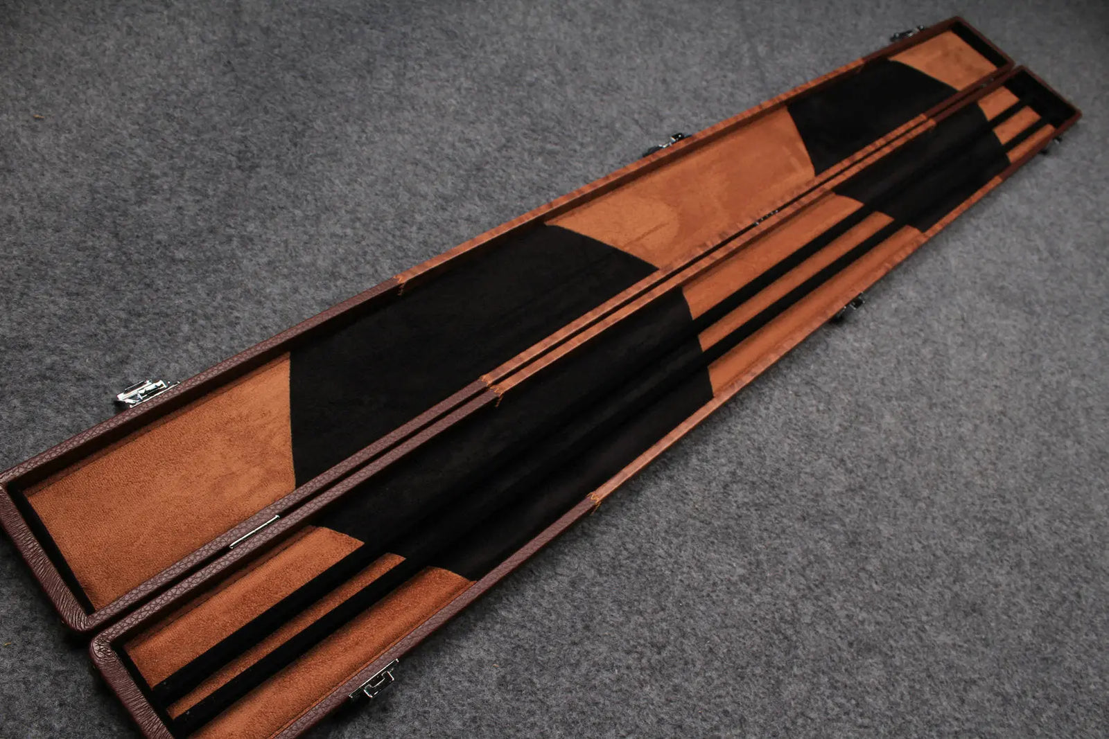 3/4 snooker cue case with 3 slots