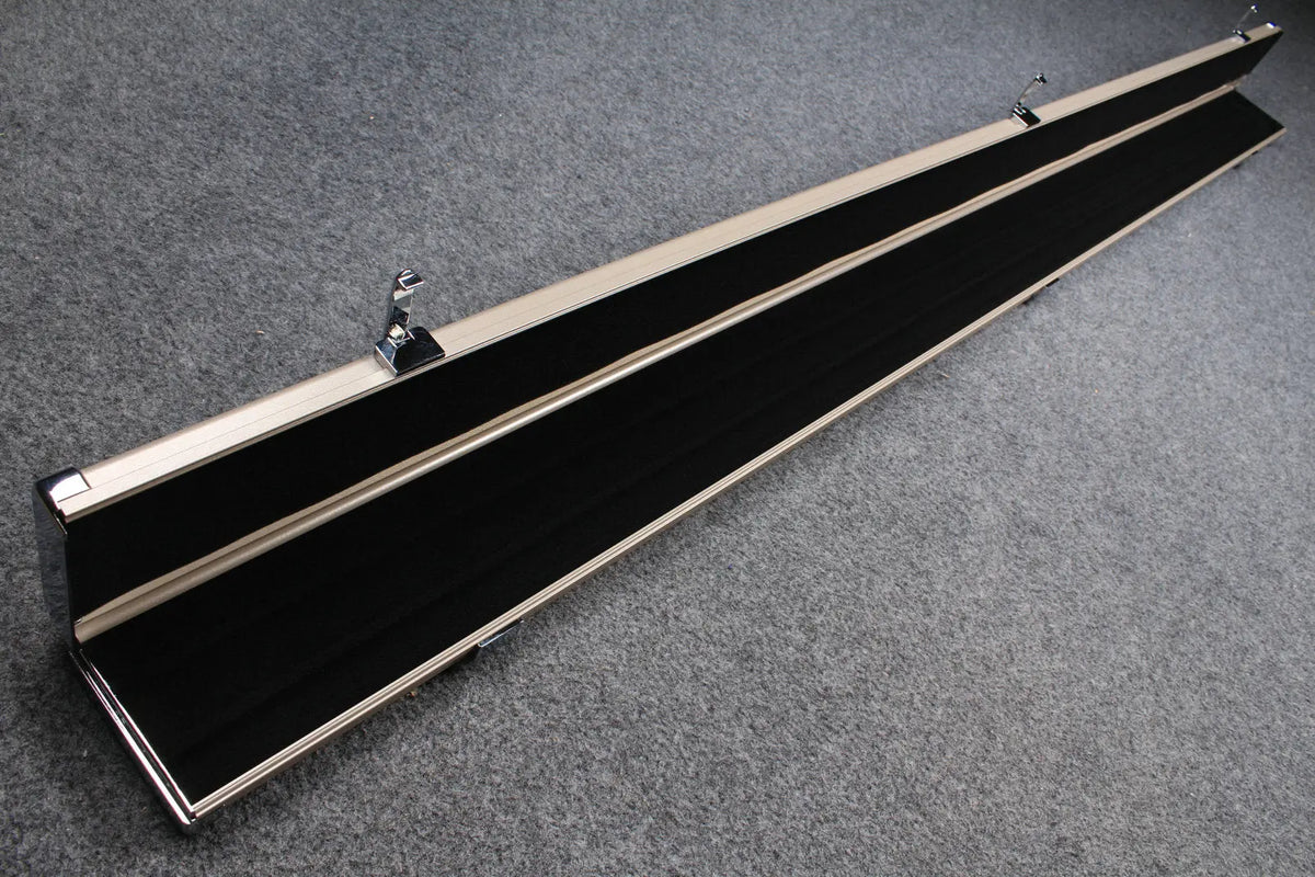 deluxe one piece aluminium cue case with 3 slots for 60" cue