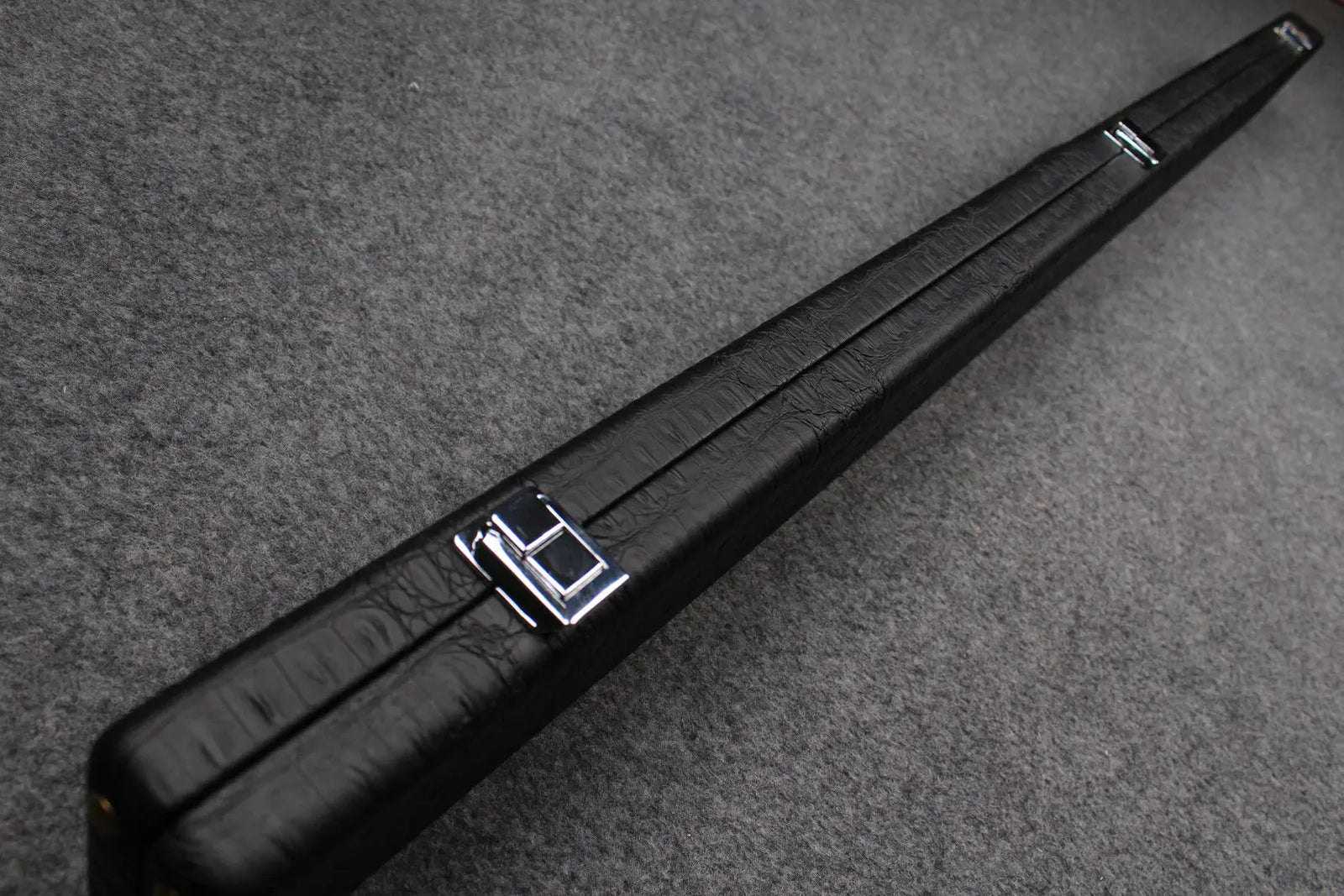 3/4 snooker cue case with 3 slots