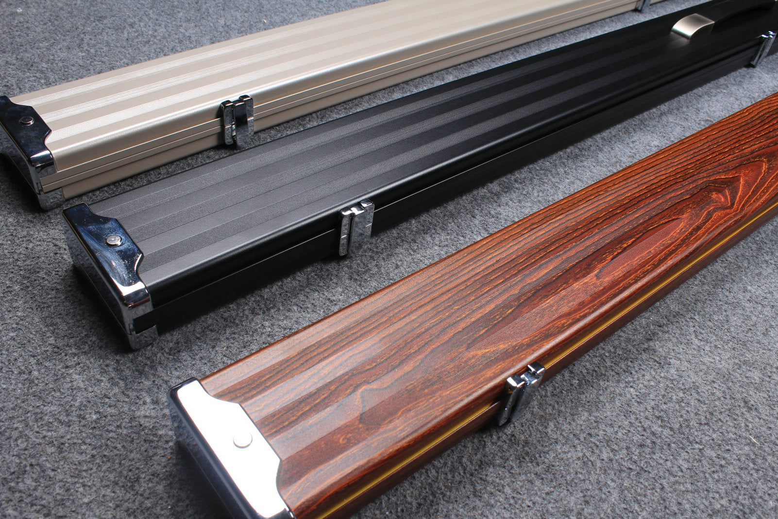 deluxe one piece aluminium cue case with 3 slots for 60" cue