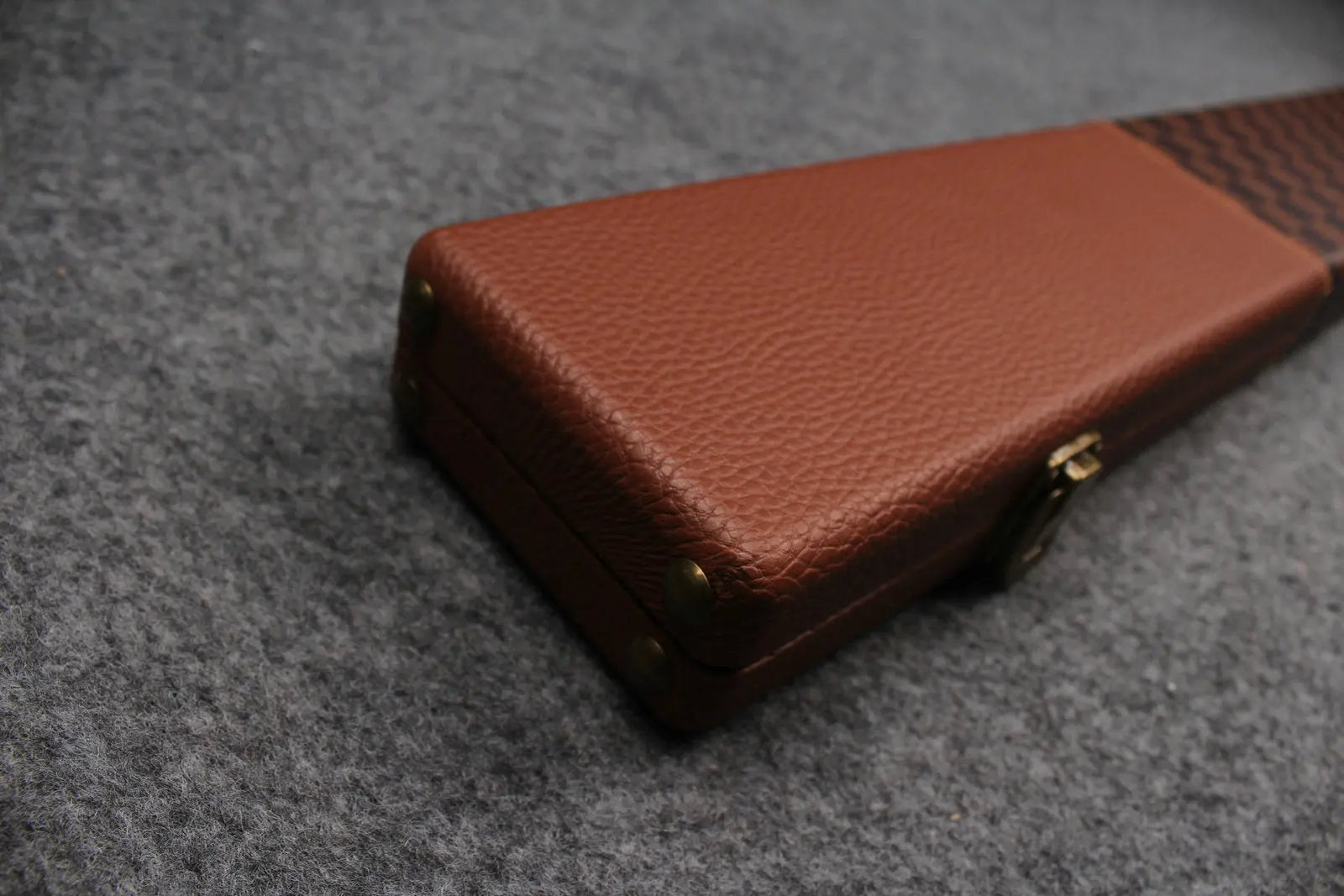 3/4 snooker cue case with 3 slots