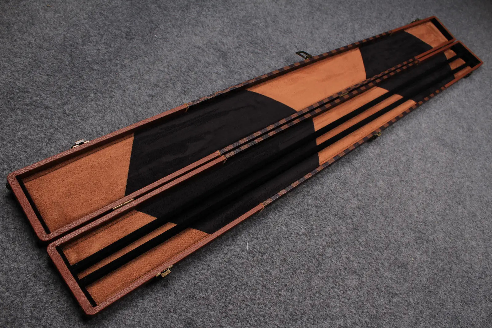 3/4 snooker cue case with 3 slots