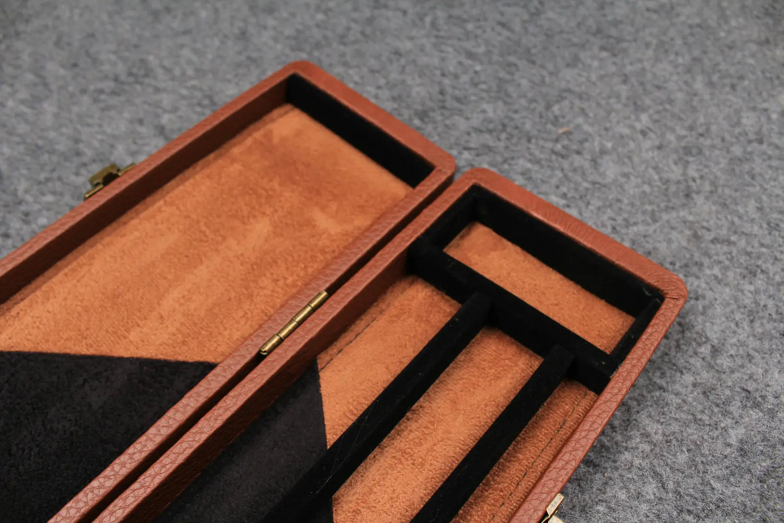 3/4 snooker cue case with 3 slots