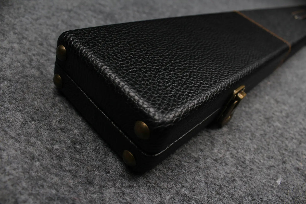 3/4 snooker cue case with 3 slots