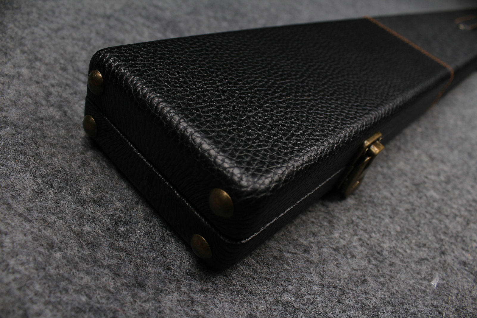 3/4 snooker cue case with 3 slots