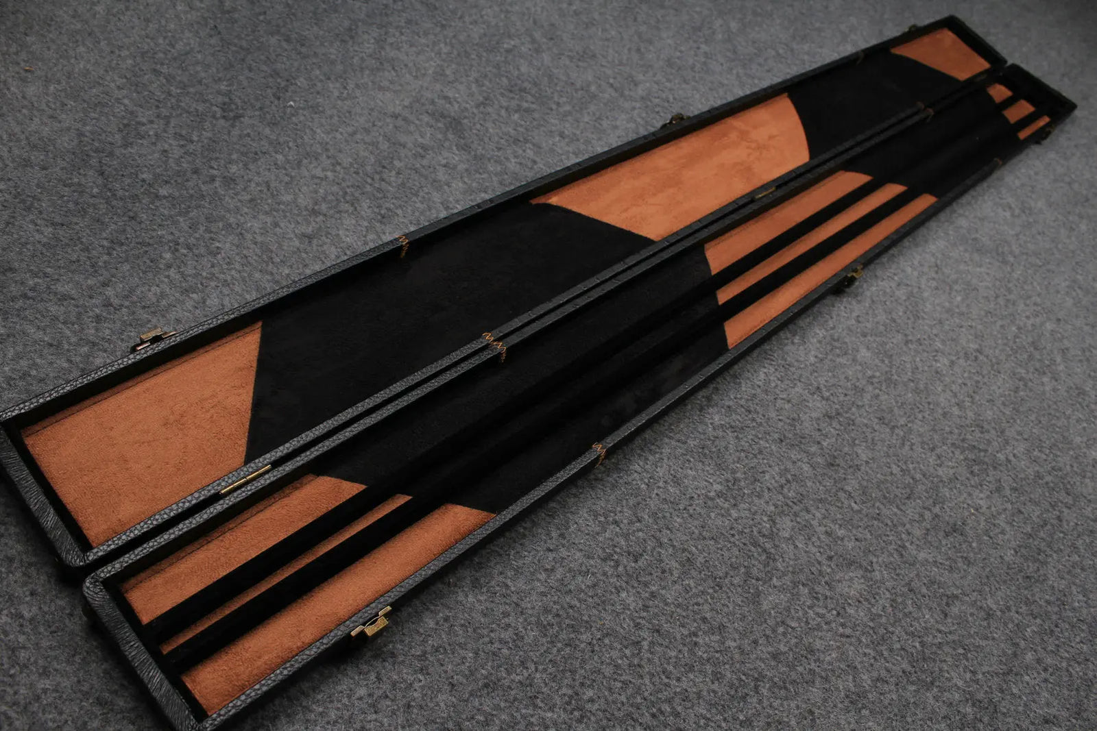 3/4 snooker cue case with 3 slots