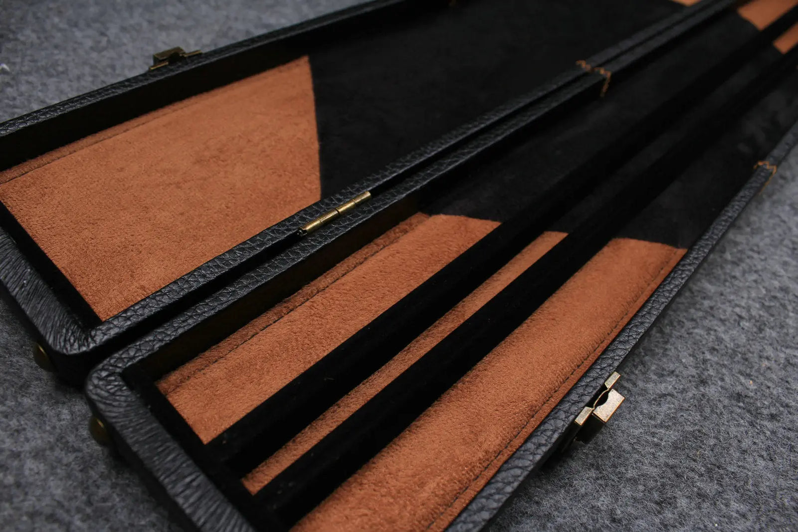 3/4 snooker cue case with 3 slots