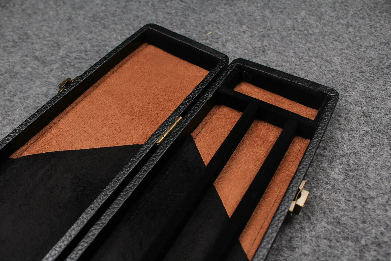 3/4 snooker cue case with 3 slots