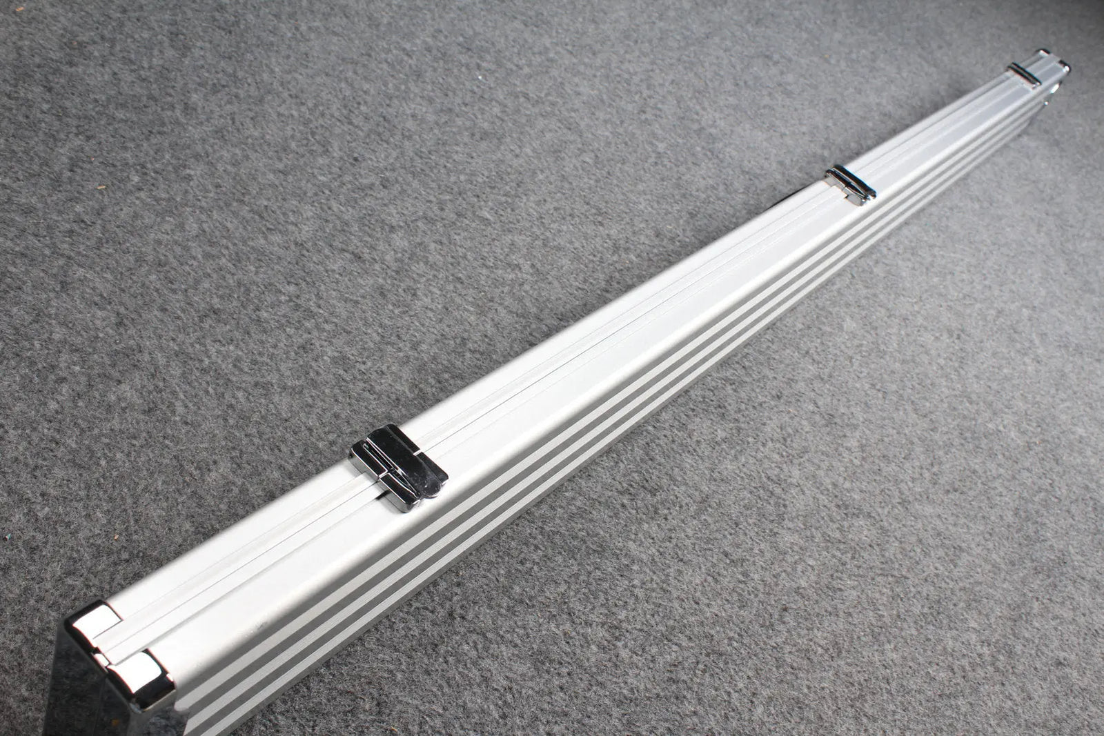deluxe 3/4 aluminium cue case 125 cm , with 3 slots