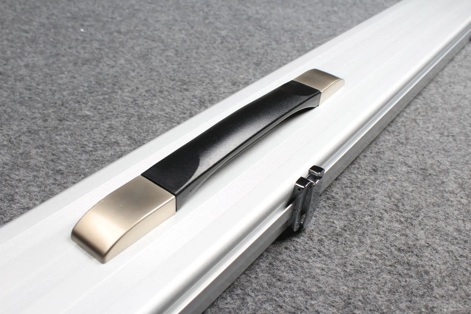 deluxe 3/4 aluminium cue case 125 cm , with 3 slots