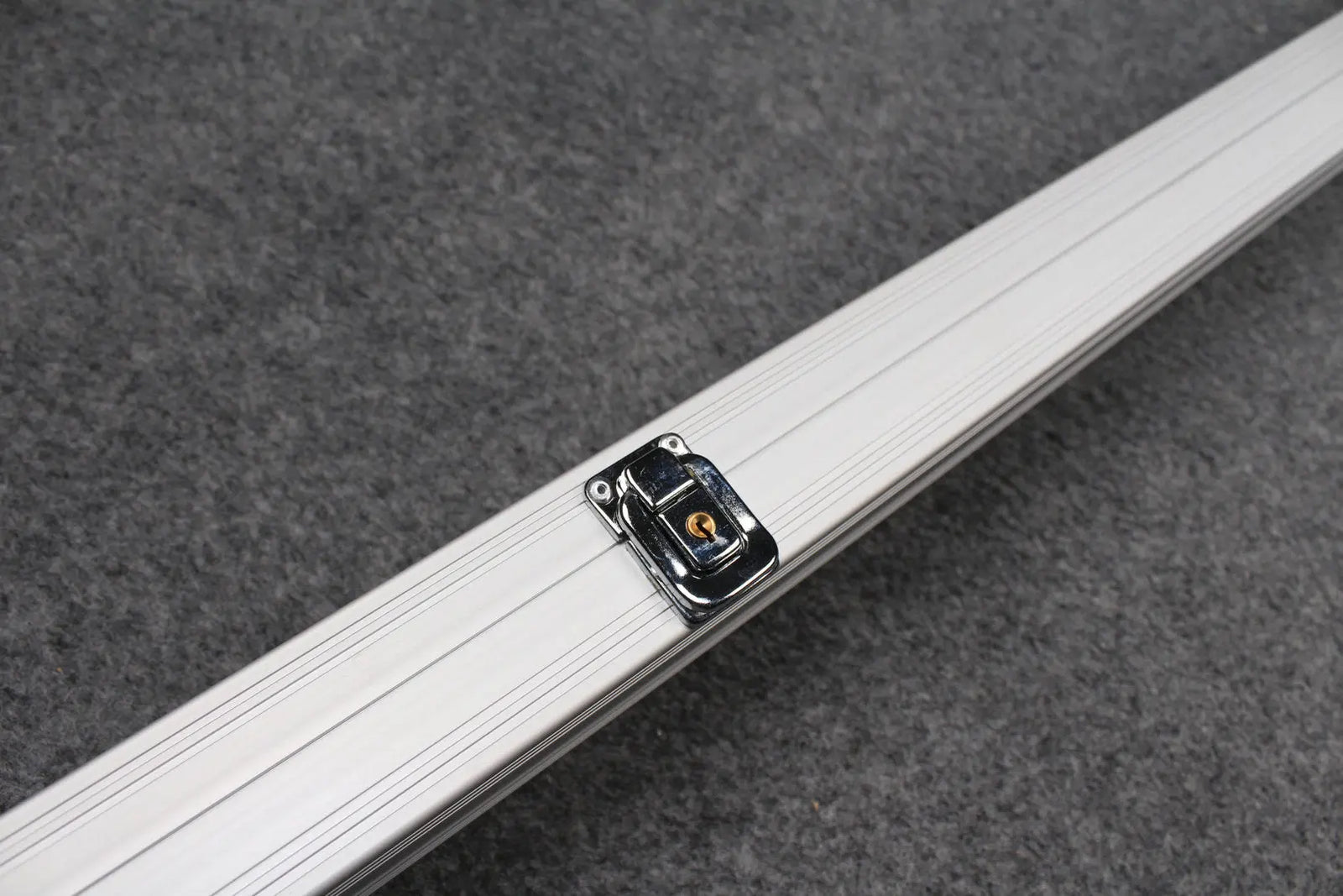 one piece aluminium lockable cue case 158 cm
