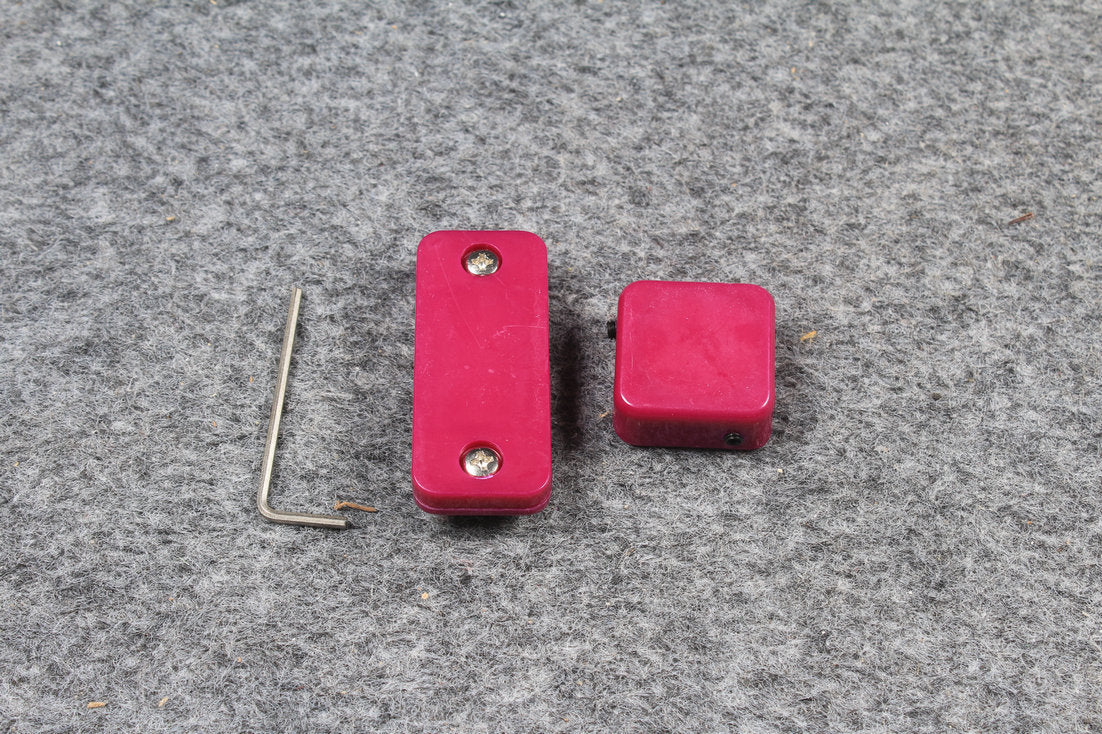 MAGNETIC SNOOKER / POOL CUE CHALK HOLDER WITH BELT CLIP