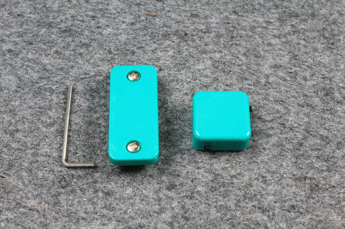 MAGNETIC SNOOKER / POOL CUE CHALK HOLDER WITH BELT CLIP WOODS CUES