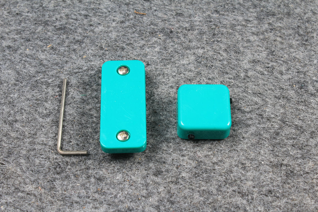 MAGNETIC SNOOKER / POOL CUE CHALK HOLDER WITH BELT CLIP