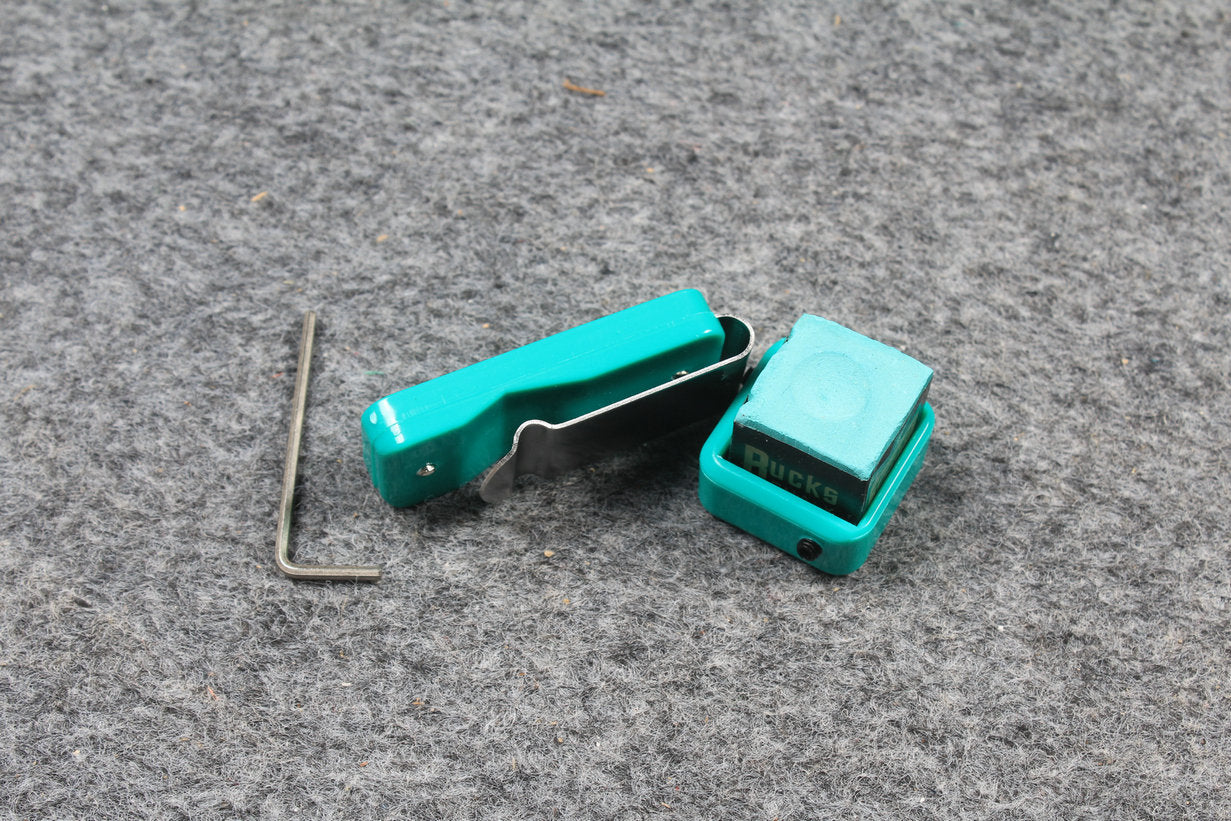 MAGNETIC SNOOKER / POOL CUE CHALK HOLDER WITH BELT CLIP