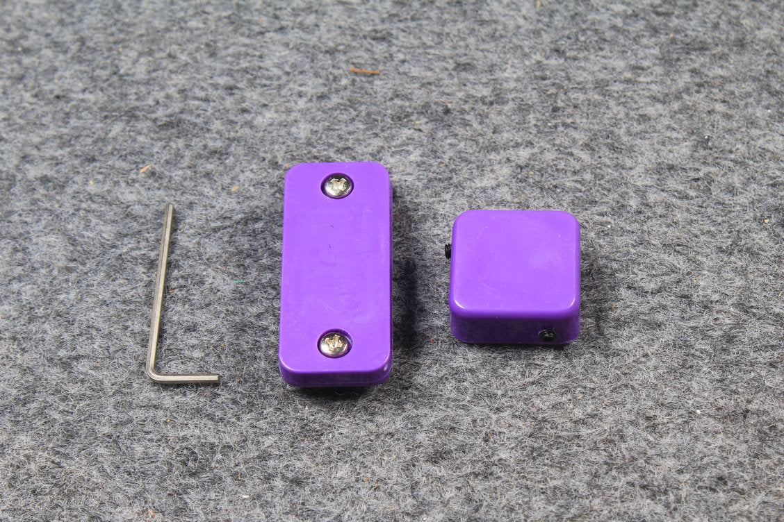 MAGNETIC SNOOKER / POOL CUE CHALK HOLDER WITH BELT CLIP