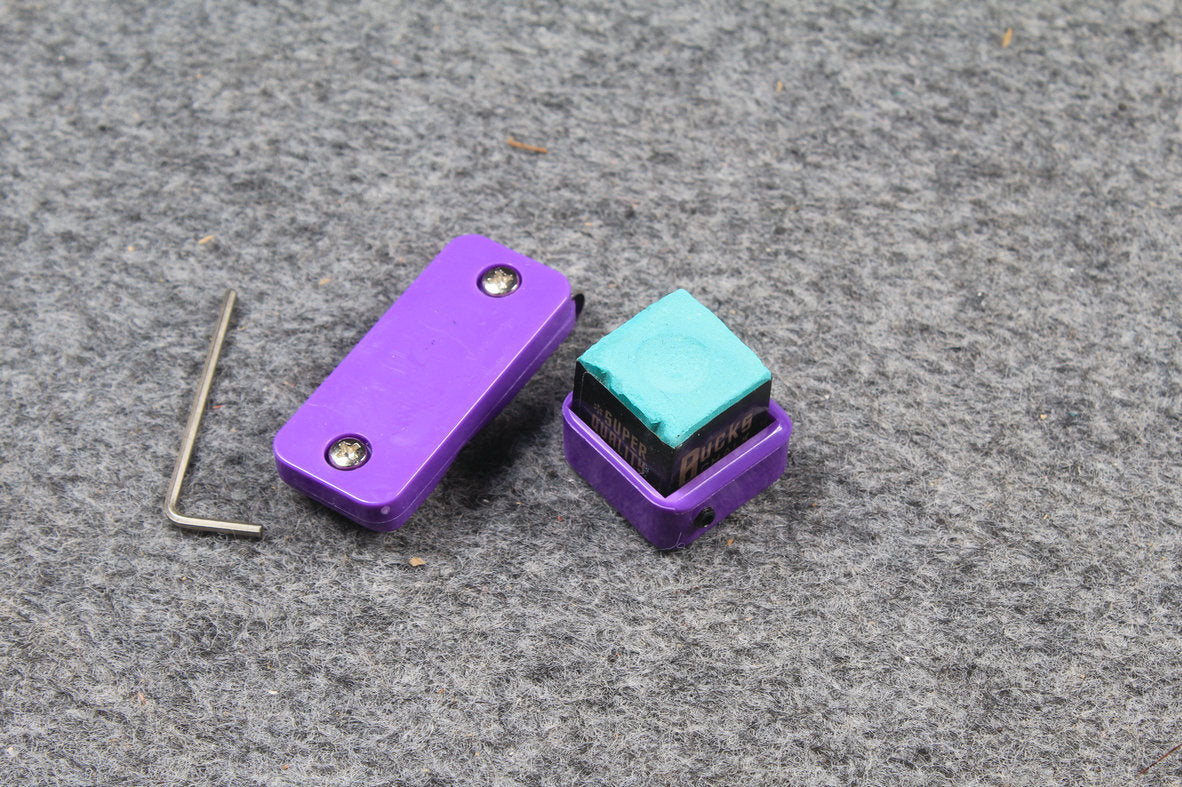 MAGNETIC SNOOKER / POOL CUE CHALK HOLDER WITH BELT CLIP