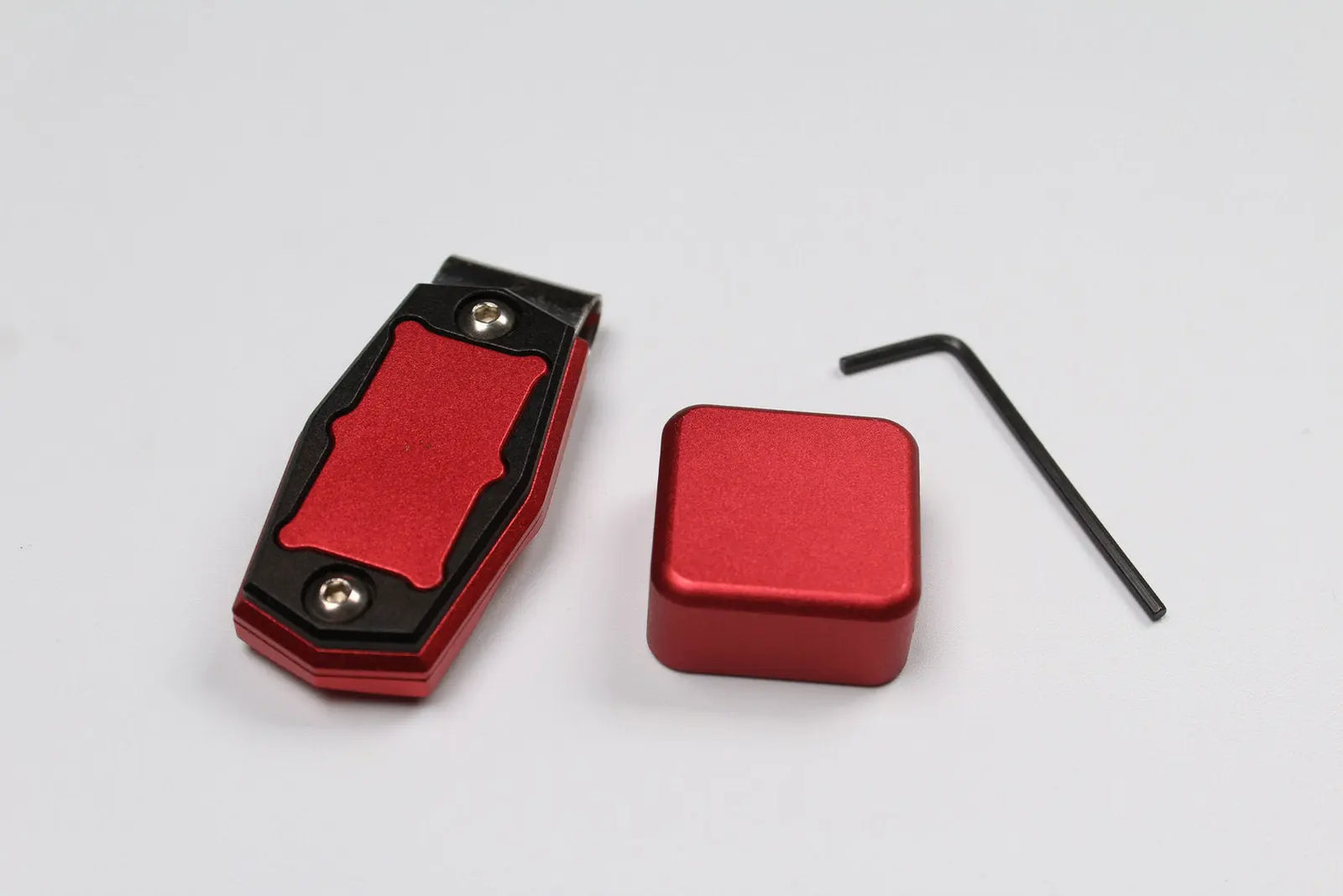 hq aluminium alloy magnetic snooker / pool cue chalk holder with belt clip