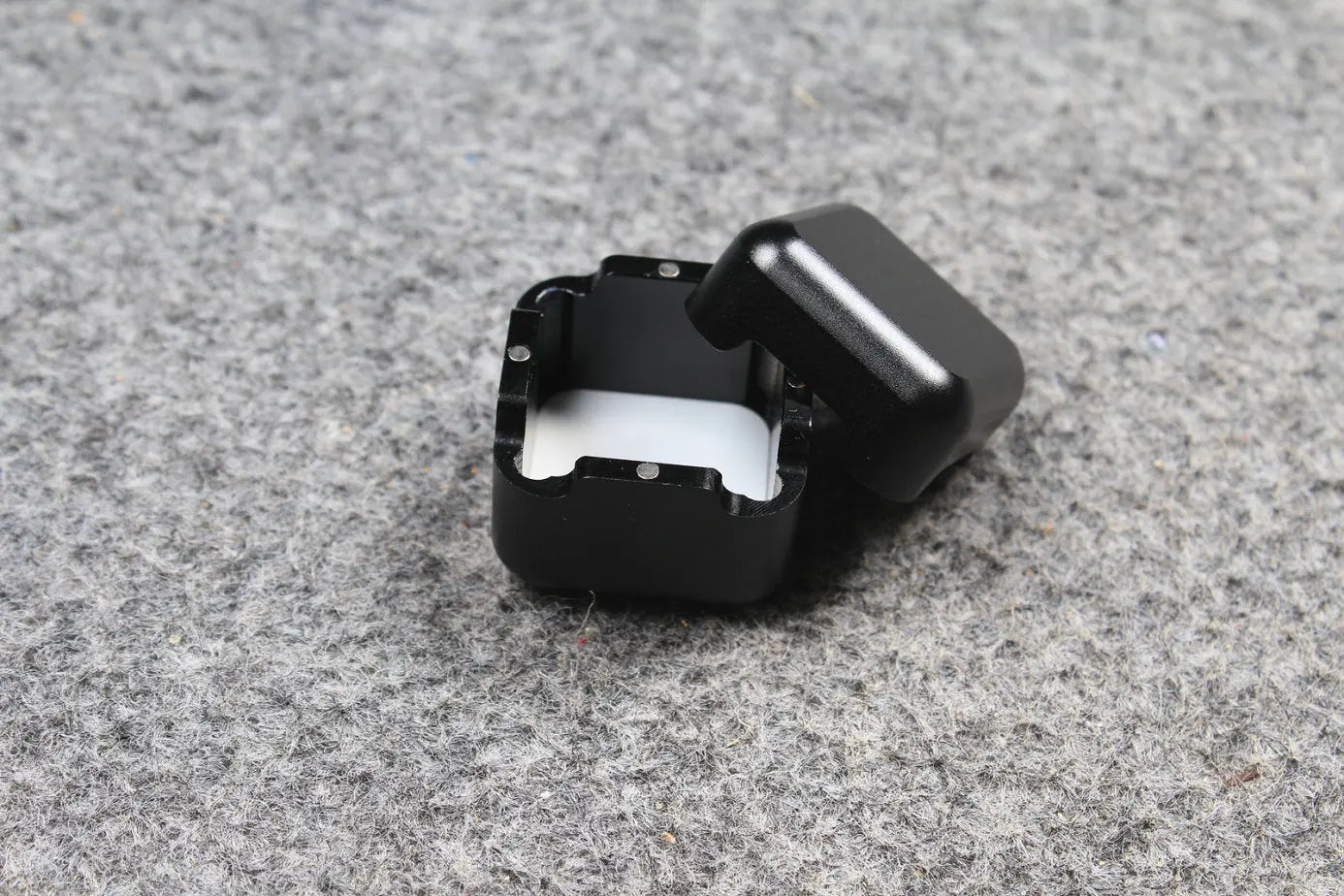 hq aluminium alloy magnetic snooker/pool cue chalk holder