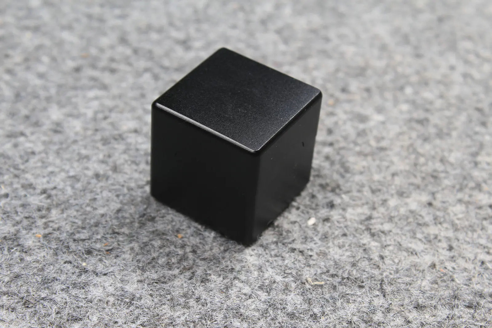 hq aluminium alloy magnetic snooker/pool cue chalk holder WOODS CUES