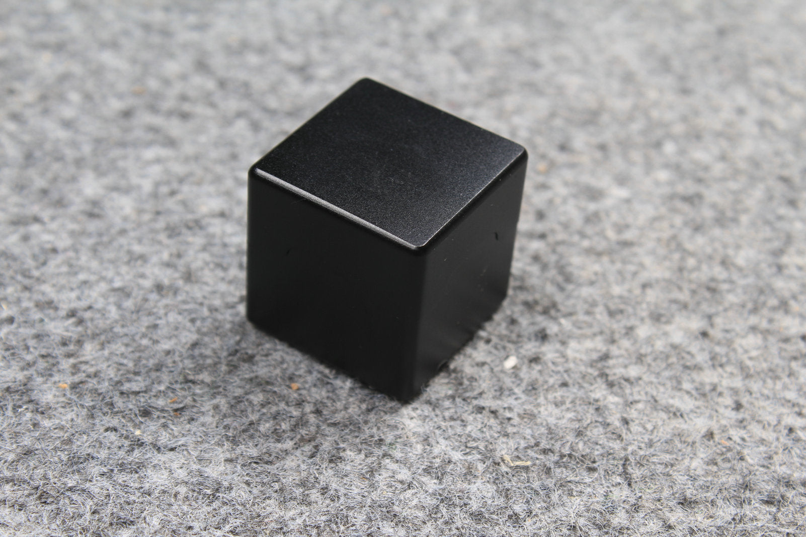 hq aluminium alloy magnetic snooker/pool cue chalk holder