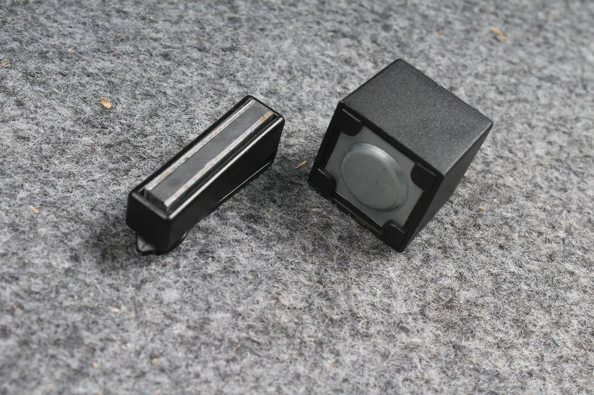 magnetic snooker / pool cue chalk holder with belt clip WOODS CUES