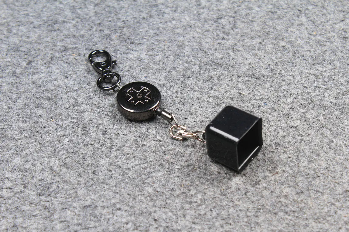8 ball retractable chalk holder with belt clip