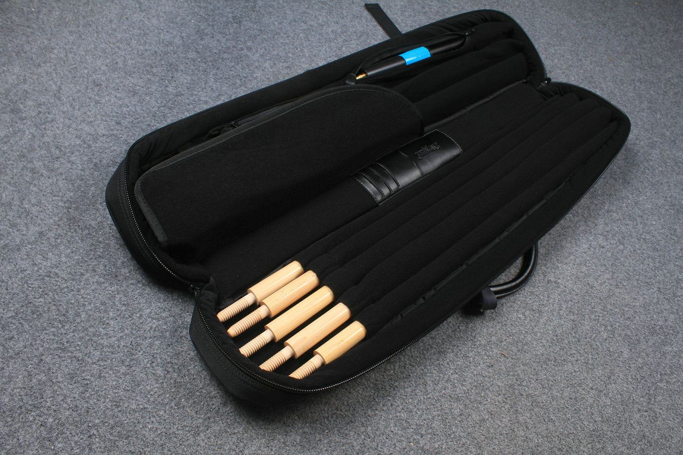 1/2 pool cue case/bag 2bx5s