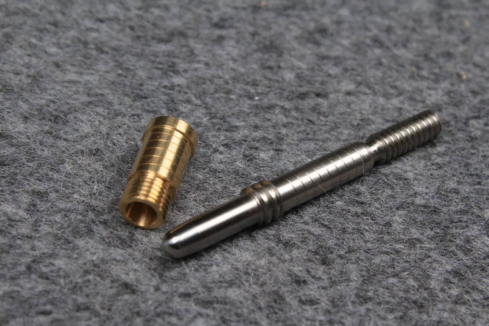 uniloc 303 s.s joint pin & 7/16-20 brass insert WOODS CUES