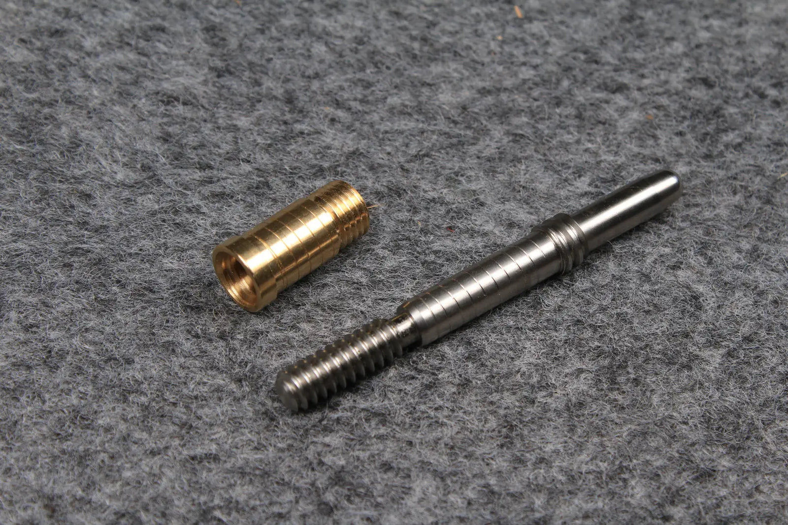 uniloc 303 s.s joint pin & 7/16-20 brass insert WOODS CUES