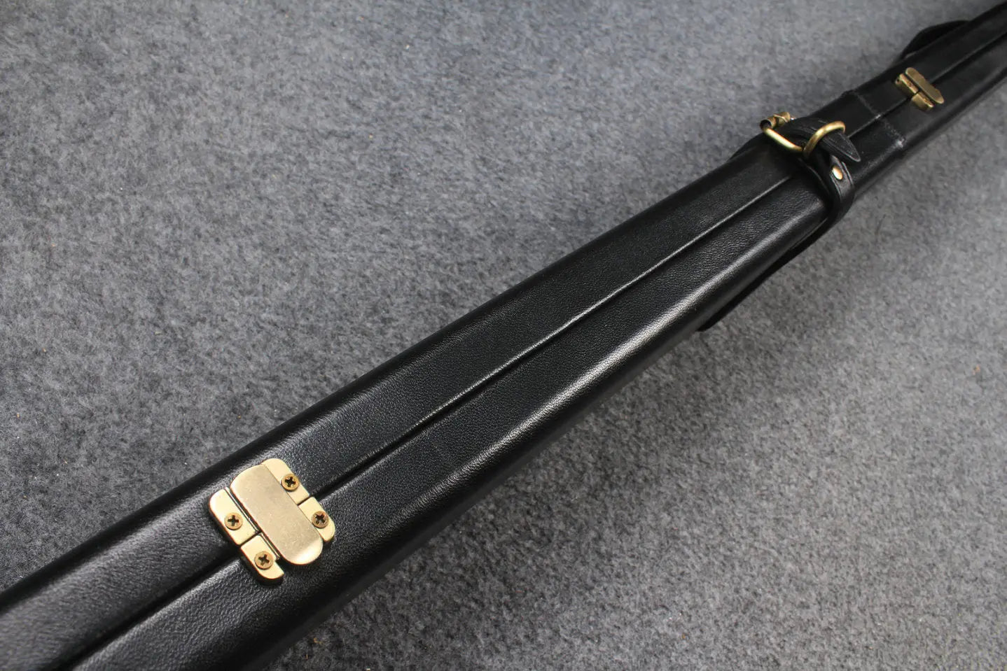 1 piece genuine leather snooker cue case with 3 slots
