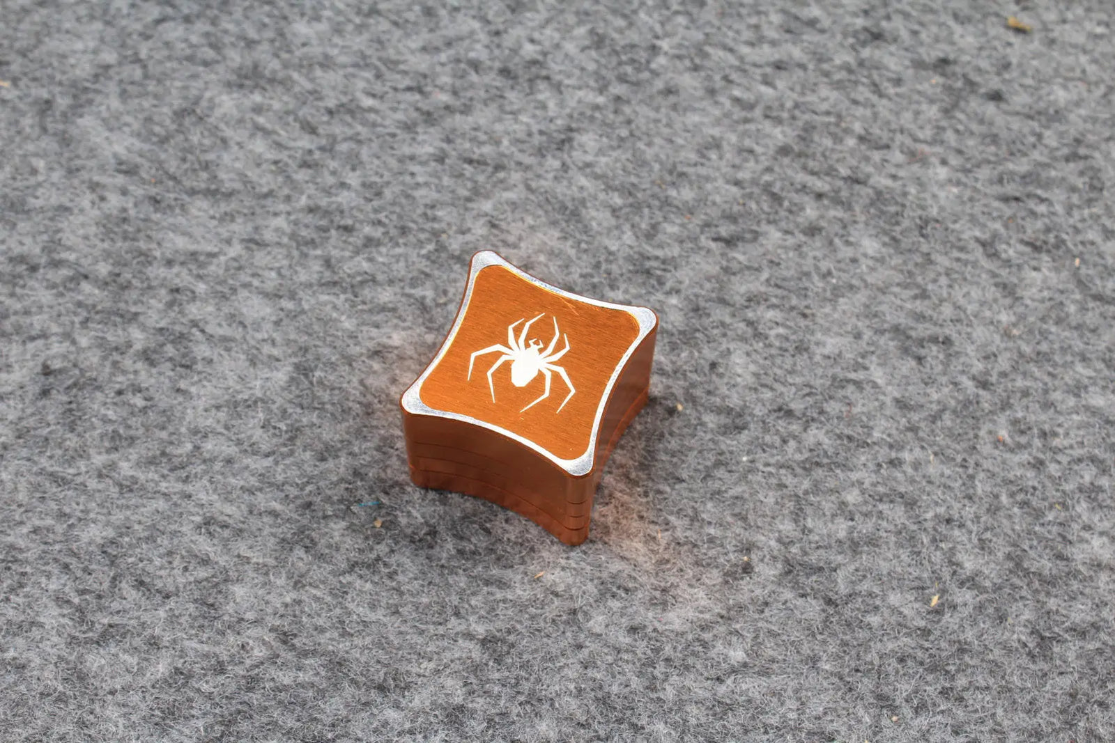 HQ Aluminium Alloy Magnetic Snooker/Pool Cue Chalk Holder , Layerable WOODS CUES