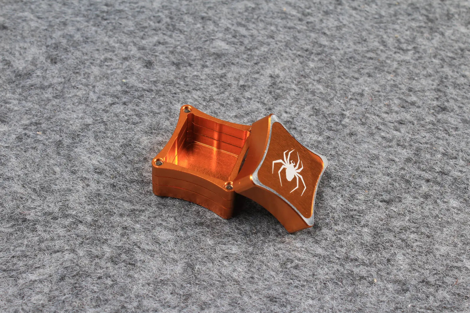 HQ Aluminium Alloy Magnetic Snooker/Pool Cue Chalk Holder , Layerable WOODS CUES