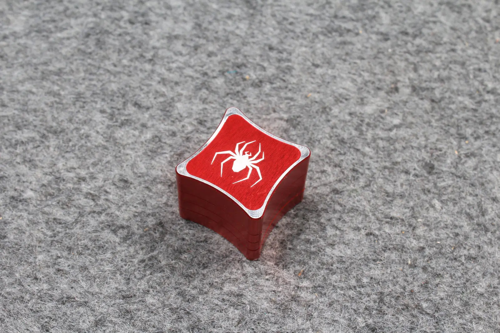 HQ Aluminium Alloy Magnetic Snooker/Pool Cue Chalk Holder , Layerable WOODS CUES