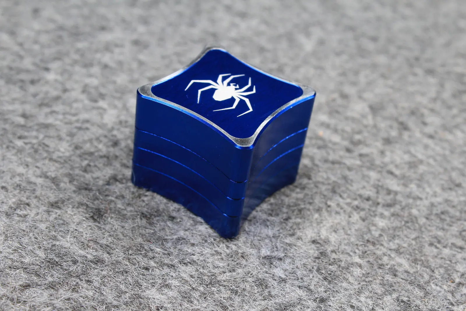 HQ Aluminium Alloy Magnetic Snooker/Pool Cue Chalk Holder , Layerable WOODS CUES