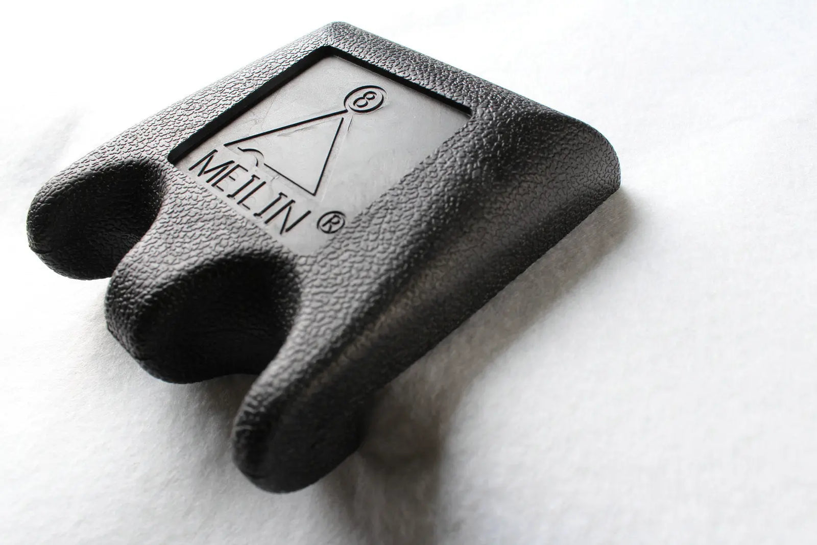 portable pool cue holder/billiard cue rack - holds 2 cues