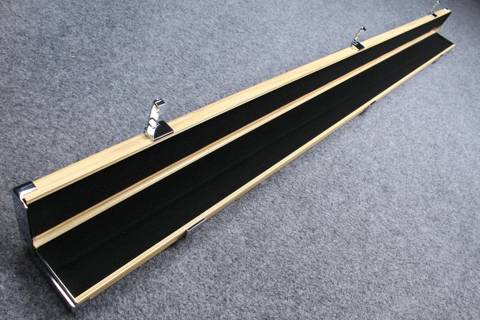 deluxe 3/4 aluminium cue case with 2 slots