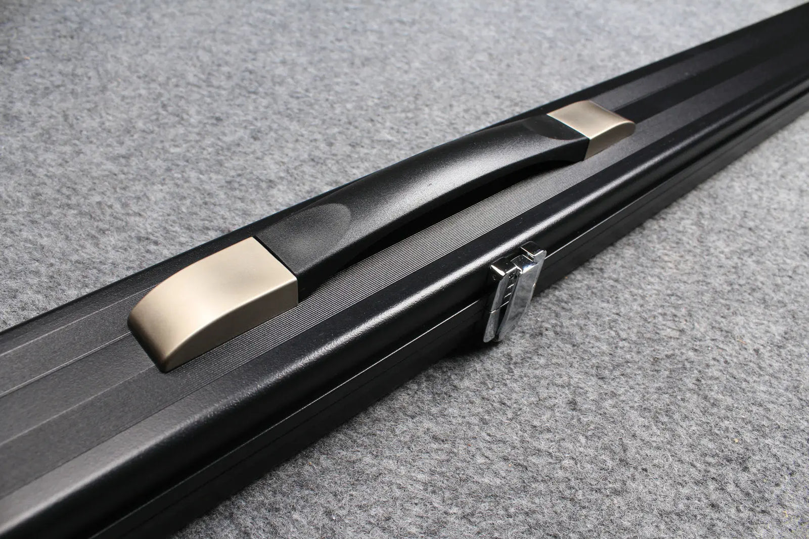 deluxe 3/4 aluminium cue case with 2 slots